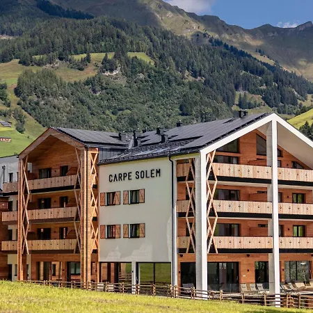 Large With Balcony Terrace, On Ski Slope 라우리스