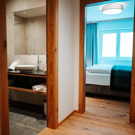 아파트 Large With Balcony Terrace, On Ski Slope *