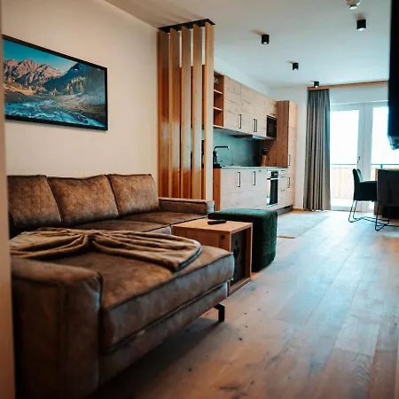 아파트 Large With Balcony Terrace, On Ski Slope