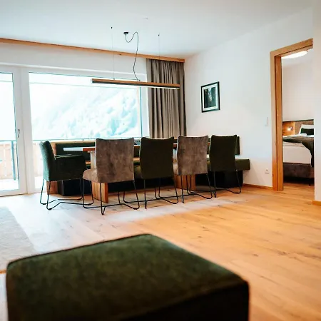 Large With Balcony Terrace, On Ski Slope 아파트